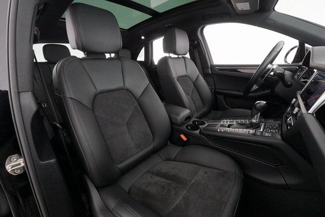 Thumbnail: 2020 Porsche Macan - 22