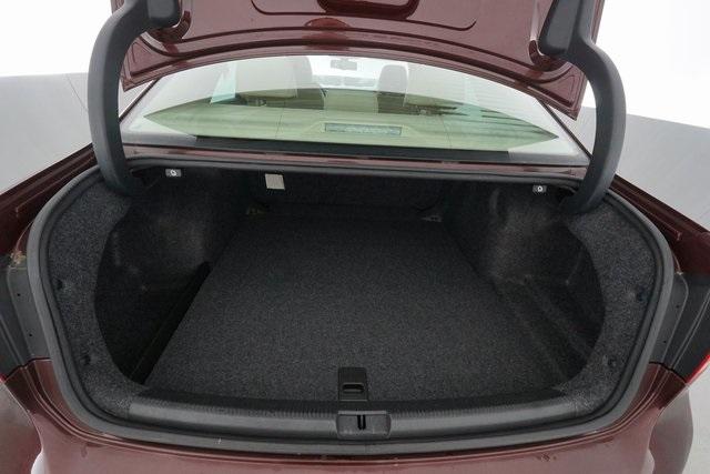 Thumbnail: 2013 Volkswagen Passat - 18