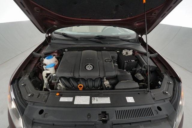 Thumbnail: 2013 Volkswagen Passat - 30