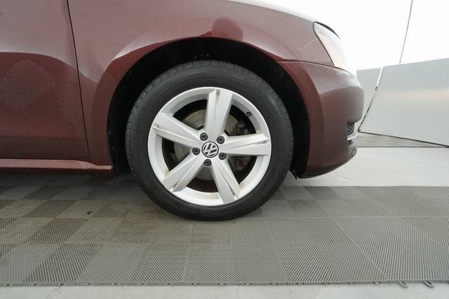 Thumbnail: 2013 Volkswagen Passat - 34