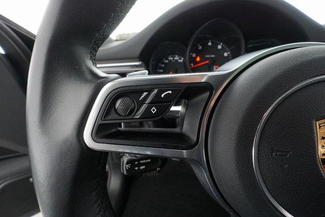 Thumbnail: 2020 Porsche Macan - 27