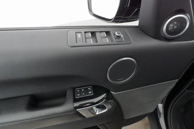 Thumbnail: 2016 Land Rover Range Rover Sport - 15
