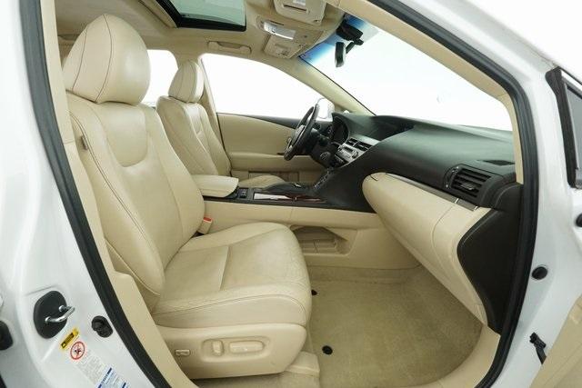 Thumbnail: 2015 Lexus RX - 18