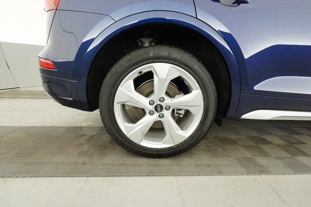 Thumbnail: 2022 Audi Q5 - 33