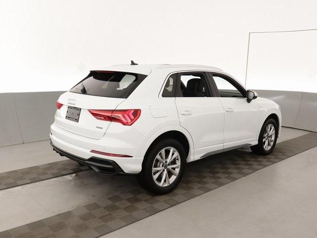 Thumbnail: 2022 Audi Q3 - 14