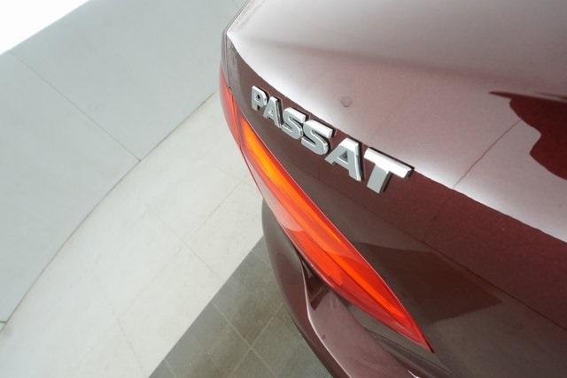 Thumbnail: 2013 Volkswagen Passat - 26