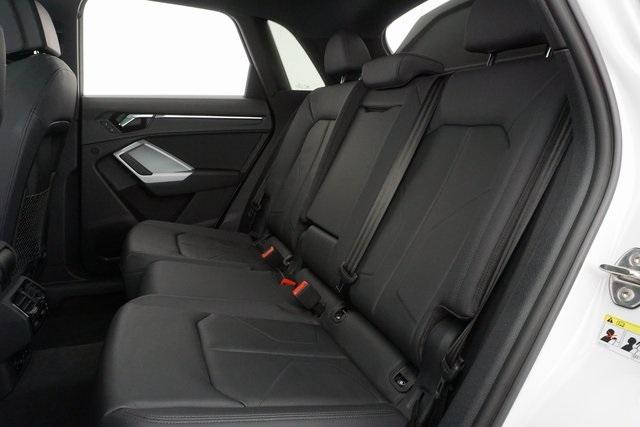 Thumbnail: 2022 Audi Q3 - 21