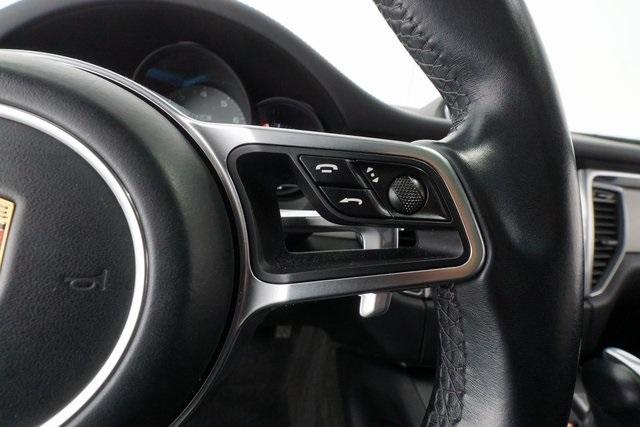 Thumbnail: 2017 Porsche Macan - 29