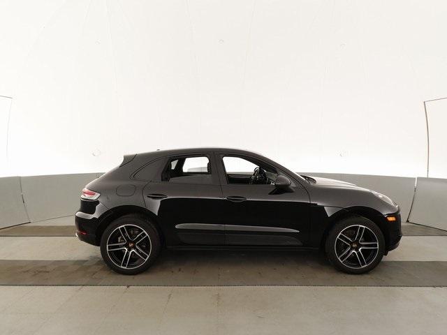 Thumbnail: 2020 Porsche Macan - 10