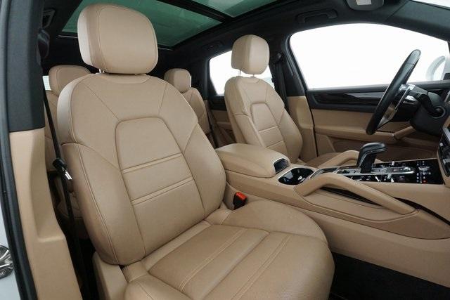 Thumbnail: 2021 Porsche Cayenne - 23
