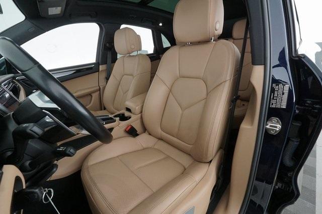 Thumbnail: 2020 Porsche Macan - 16