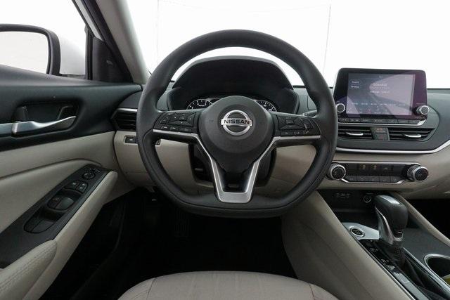 Thumbnail: 2022 Nissan Altima - 23