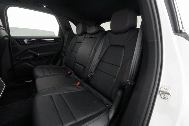Thumbnail: 2021 Porsche Cayenne - 14