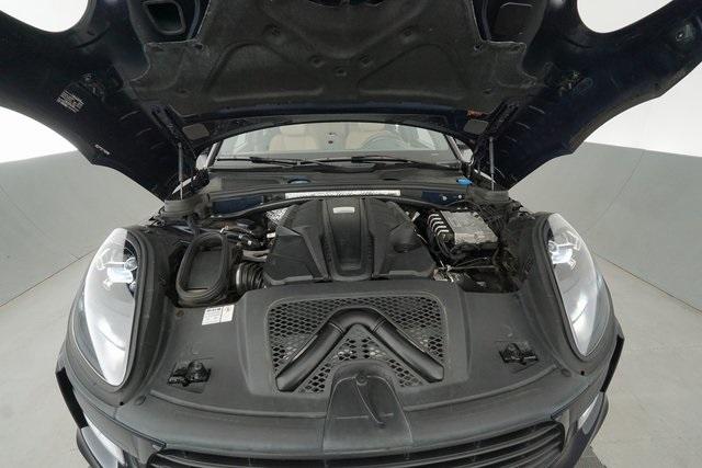 Thumbnail: 2020 Porsche Macan - 31