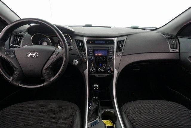 Thumbnail: 2013 Hyundai Sonata - 21