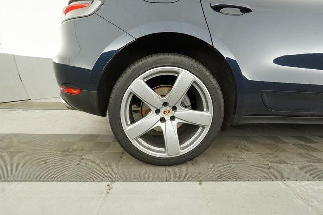 Thumbnail: 2020 Porsche Macan - 34