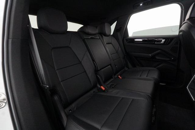 Thumbnail: 2021 Porsche Cayenne - 20