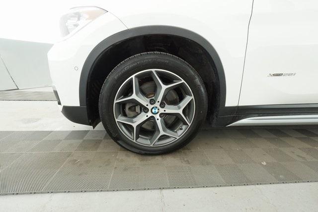 Thumbnail: 2017 BMW X1 - 32