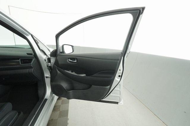 Thumbnail: 2020 Nissan Leaf - 20