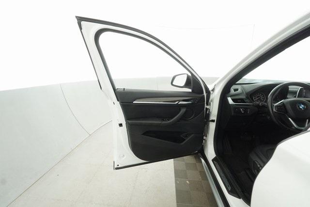 Thumbnail: 2017 BMW X1 - 10