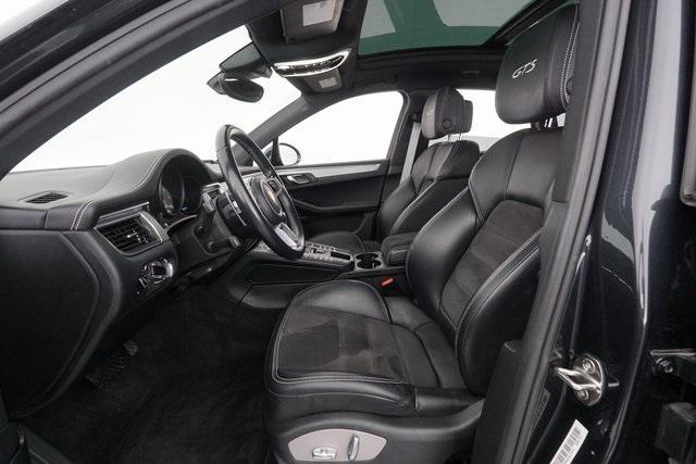 Thumbnail: 2017 Porsche Macan - 16