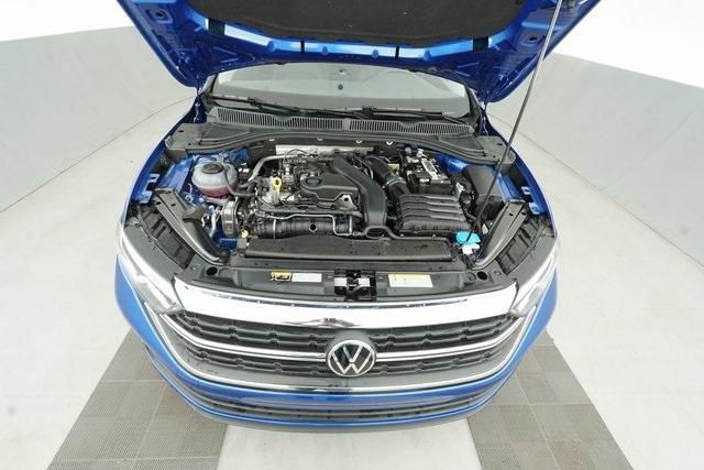 Thumbnail: 2022 Volkswagen Jetta - 32