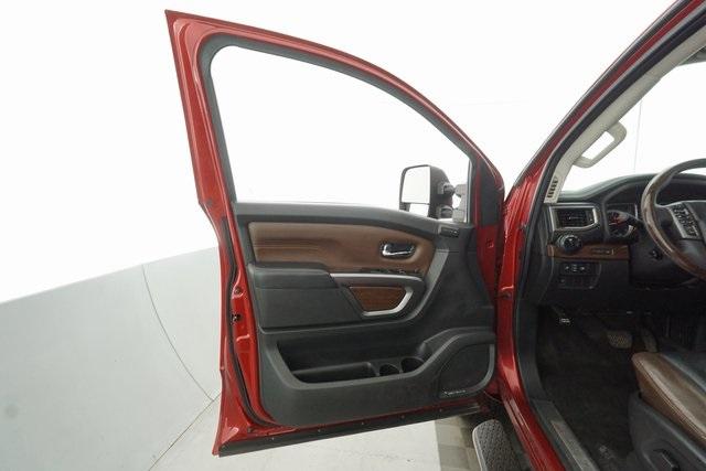 Thumbnail: 2016 Nissan Titan - 12