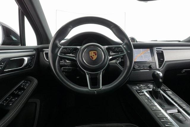Thumbnail: 2017 Porsche Macan - 27