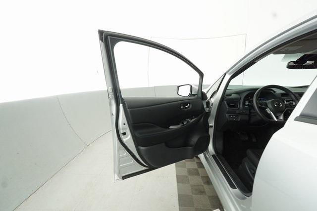 Thumbnail: 2020 Nissan Leaf - 15