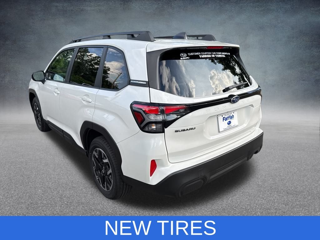 2025 Subaru Forester Premium photo 3