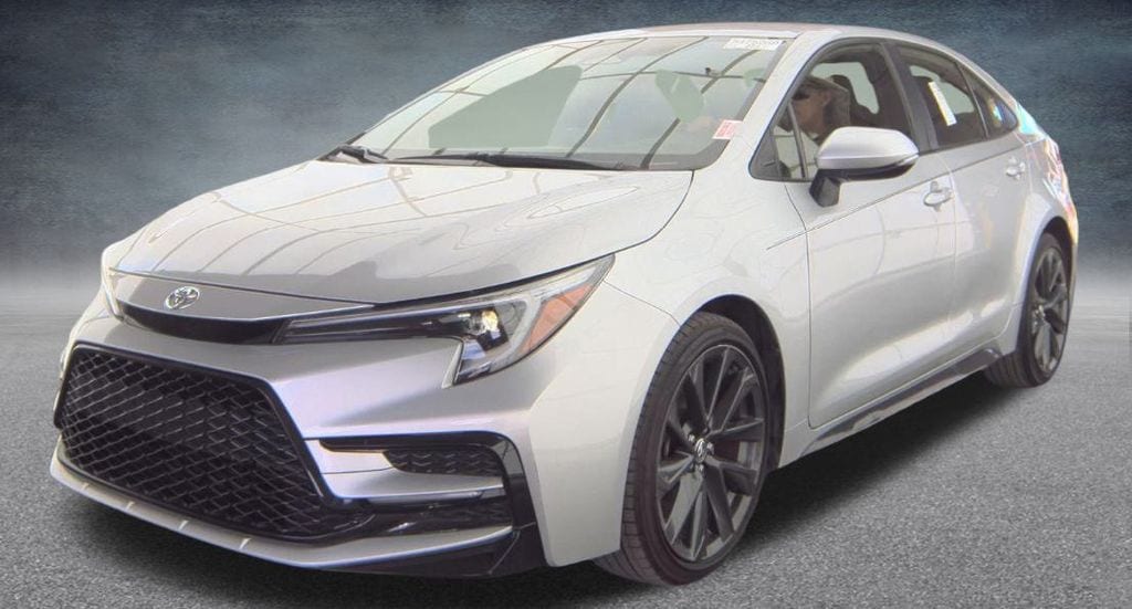 Used 2024 Toyota Corolla SE with VIN JTDBCMFE8R3043331 for sale in Northfield, Minnesota