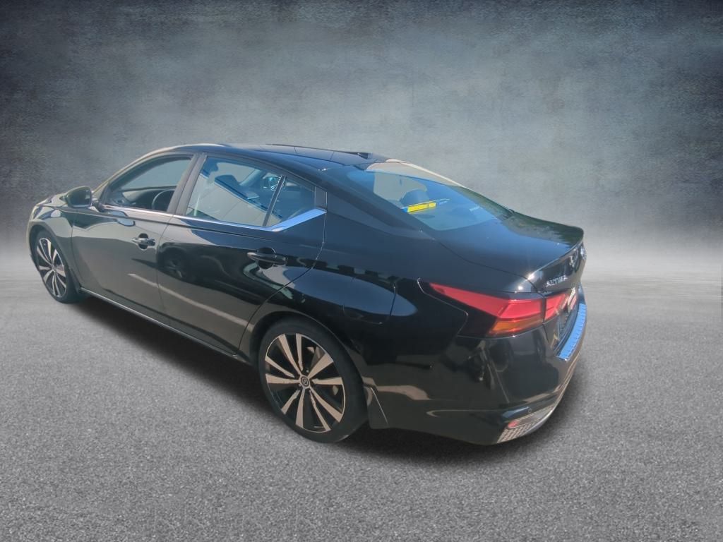 2021 Nissan Altima SR photo 3