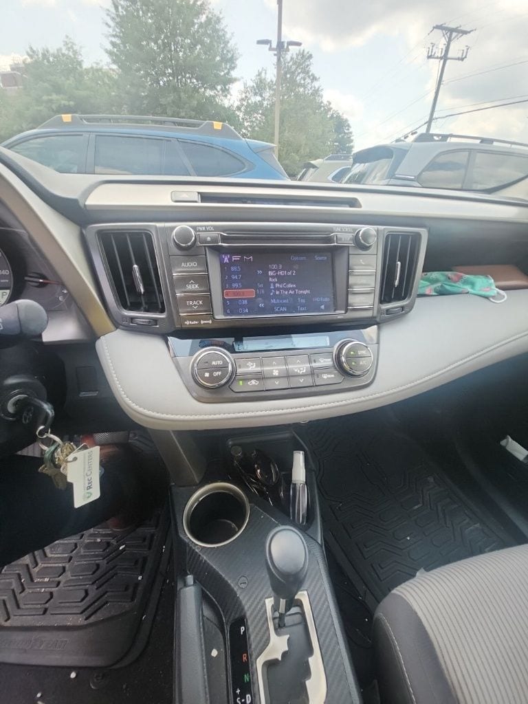 Used 2013 Toyota RAV4 XLE with VIN 2T3RFREV5DW113538 for sale in Fairfax, VA