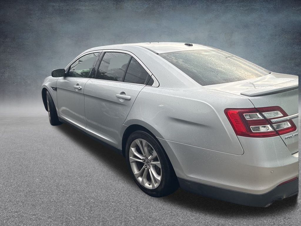 2013 Ford Taurus SHO photo 3