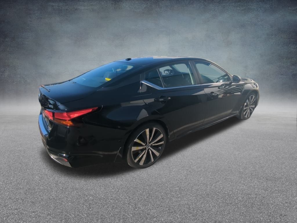 2021 Nissan Altima SR photo 4