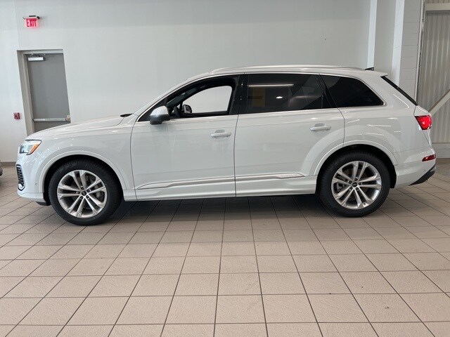 2025 Audi Q7 55 Prestige photo 3