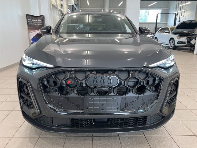 2025 Audi SQ5 Premium Plus photo 2