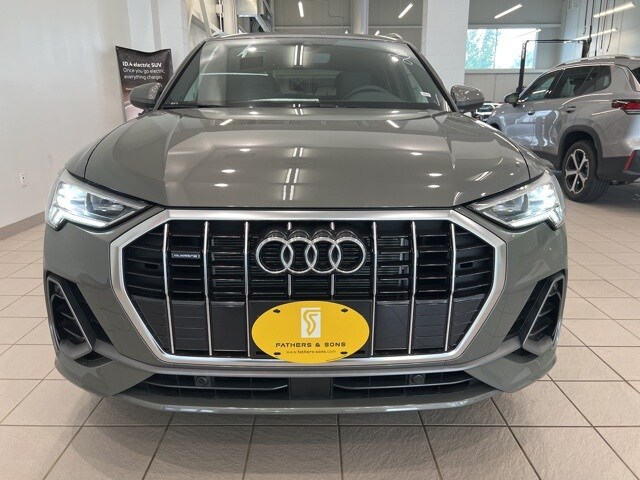 2025 Audi Q3 45 TFSI S line Premium photo 2