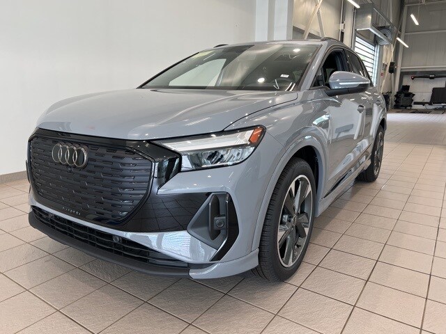 2025 Audi Q4 E-tron 55 Premium Plus photo 3