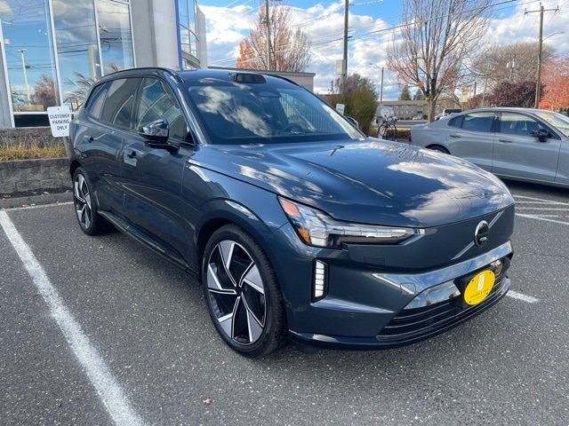 2025 Volvo EX90 Ultra's photo
