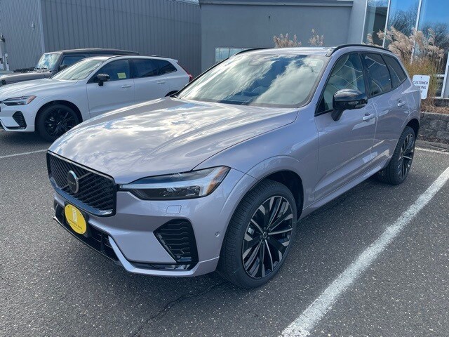 2026 Volvo XC60 B5 photo 3