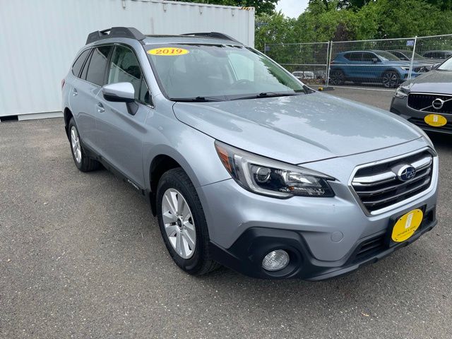 2019 Subaru Outback 2.5i Premium's photo
