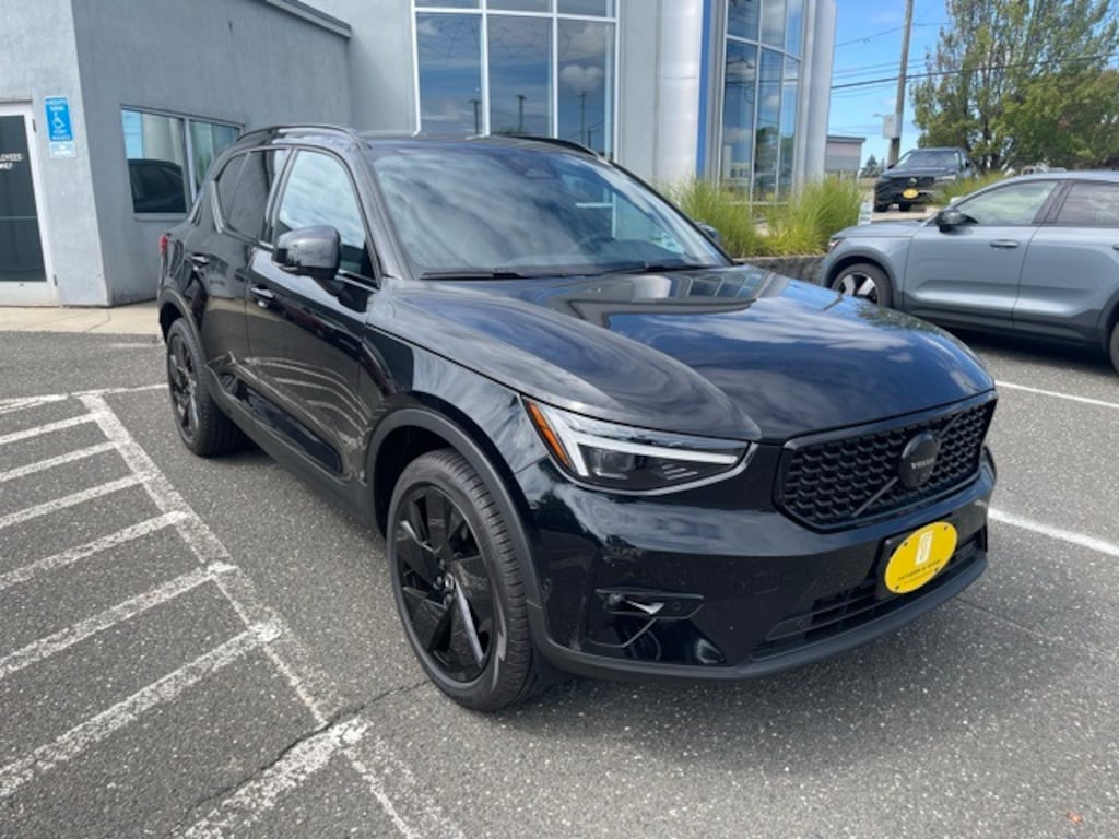 New 2026 Volvo XC40 B5 Ultra Black Edition SUV