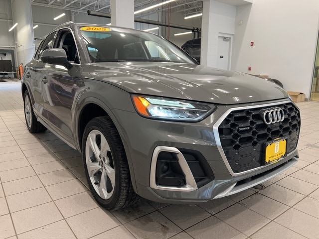 2025 Audi Q5 S Line Premium Plus's photo