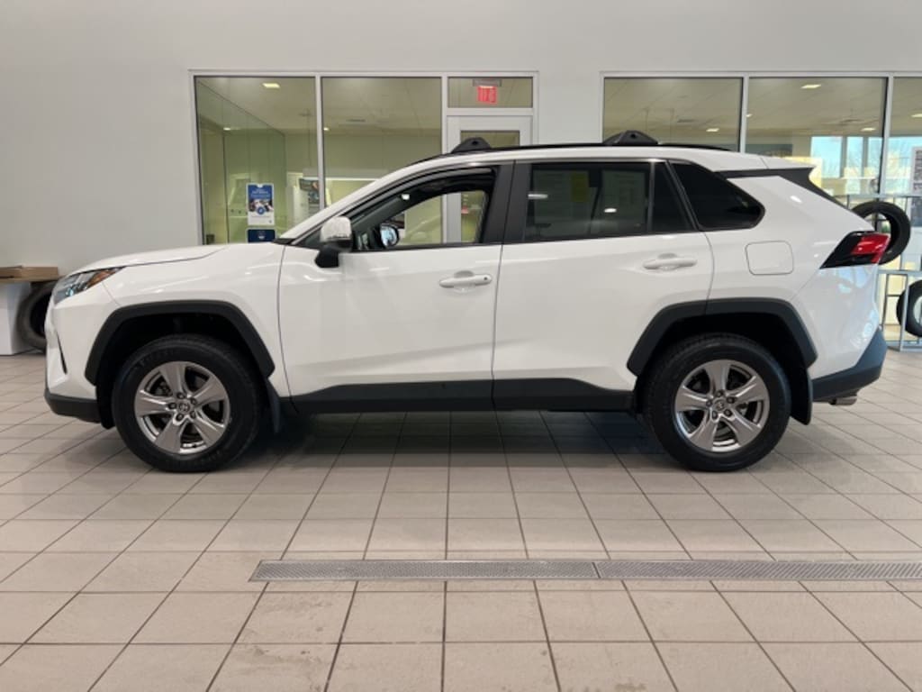 Used 2022 Toyota RAV4 XLE SUV