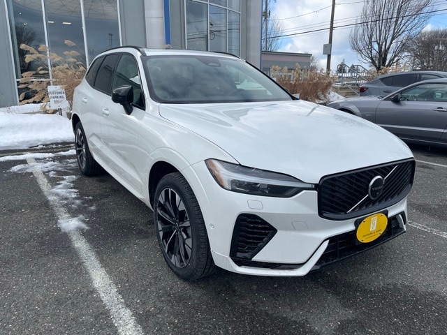 2026 Volvo XC60 Plus's photo