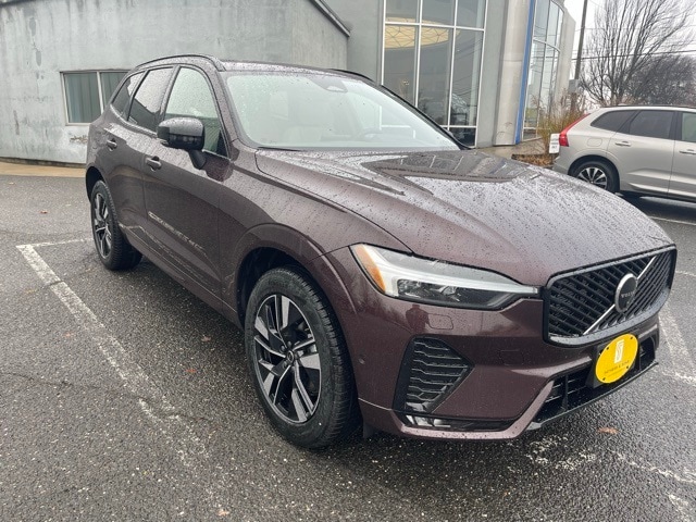 2026 Volvo XC60 Plus's photo