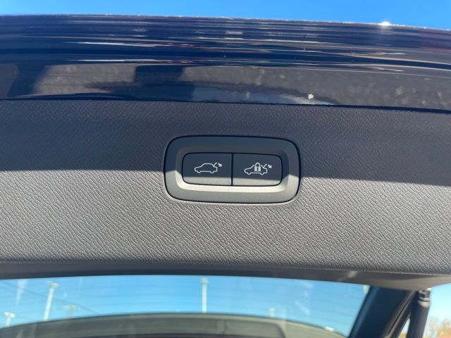 2026 Volvo XC90 Ultra - Photo 18