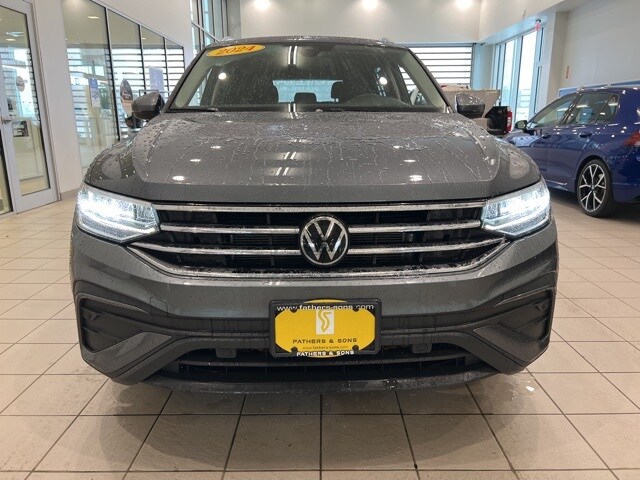 2024 Volkswagen Tiguan SE Wolfsburg Edition photo 2