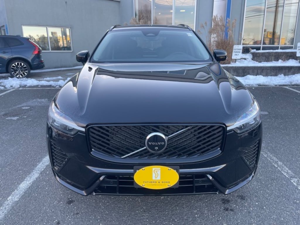 New 2026 Volvo XC60 B5 Plus SUV
